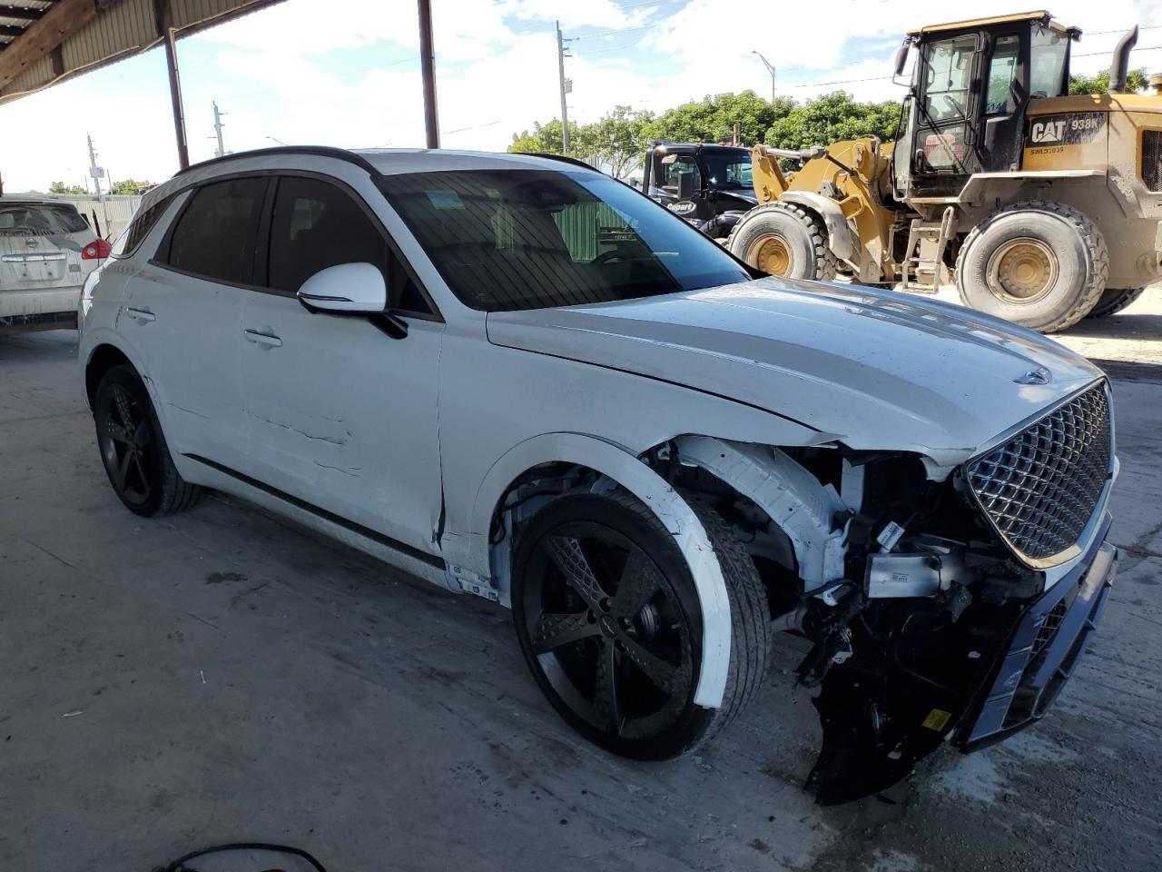 2024 Genesis GV70, Base