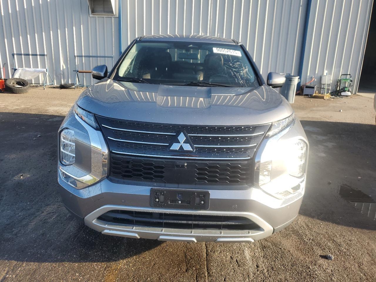 2022 Mitsubishi Outlander, SE