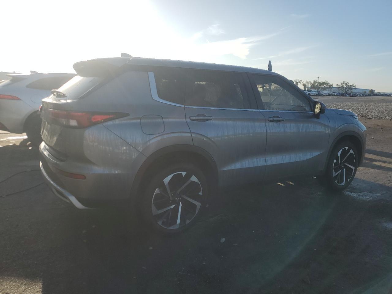 2022 Mitsubishi Outlander, SE