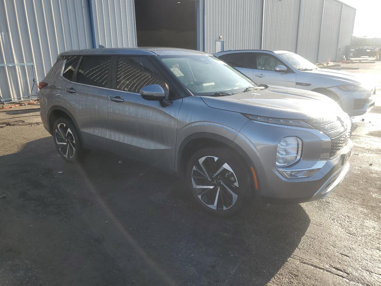 2022 Mitsubishi Outlander, SE