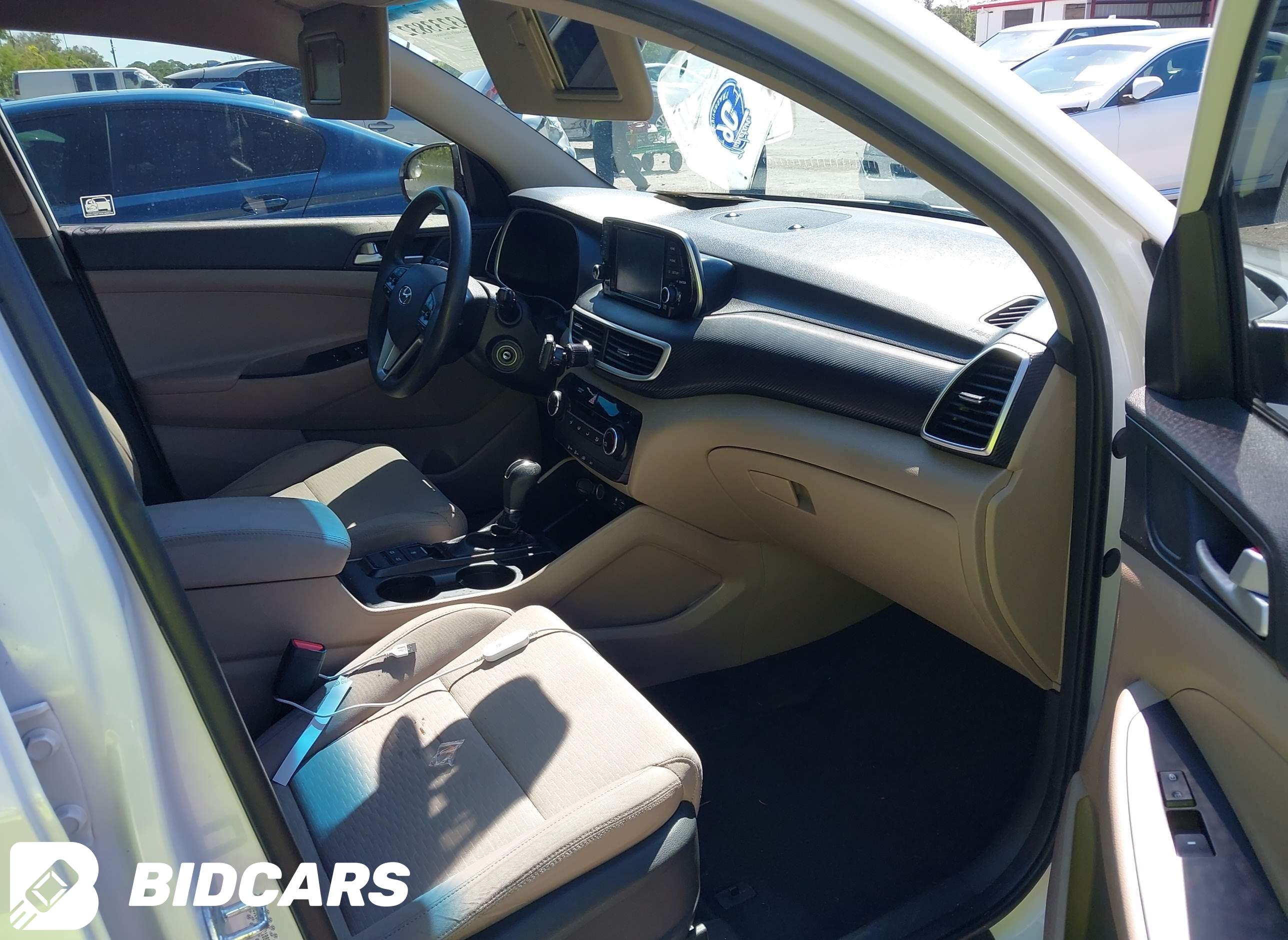 2021 Hyundai Tucson, SE