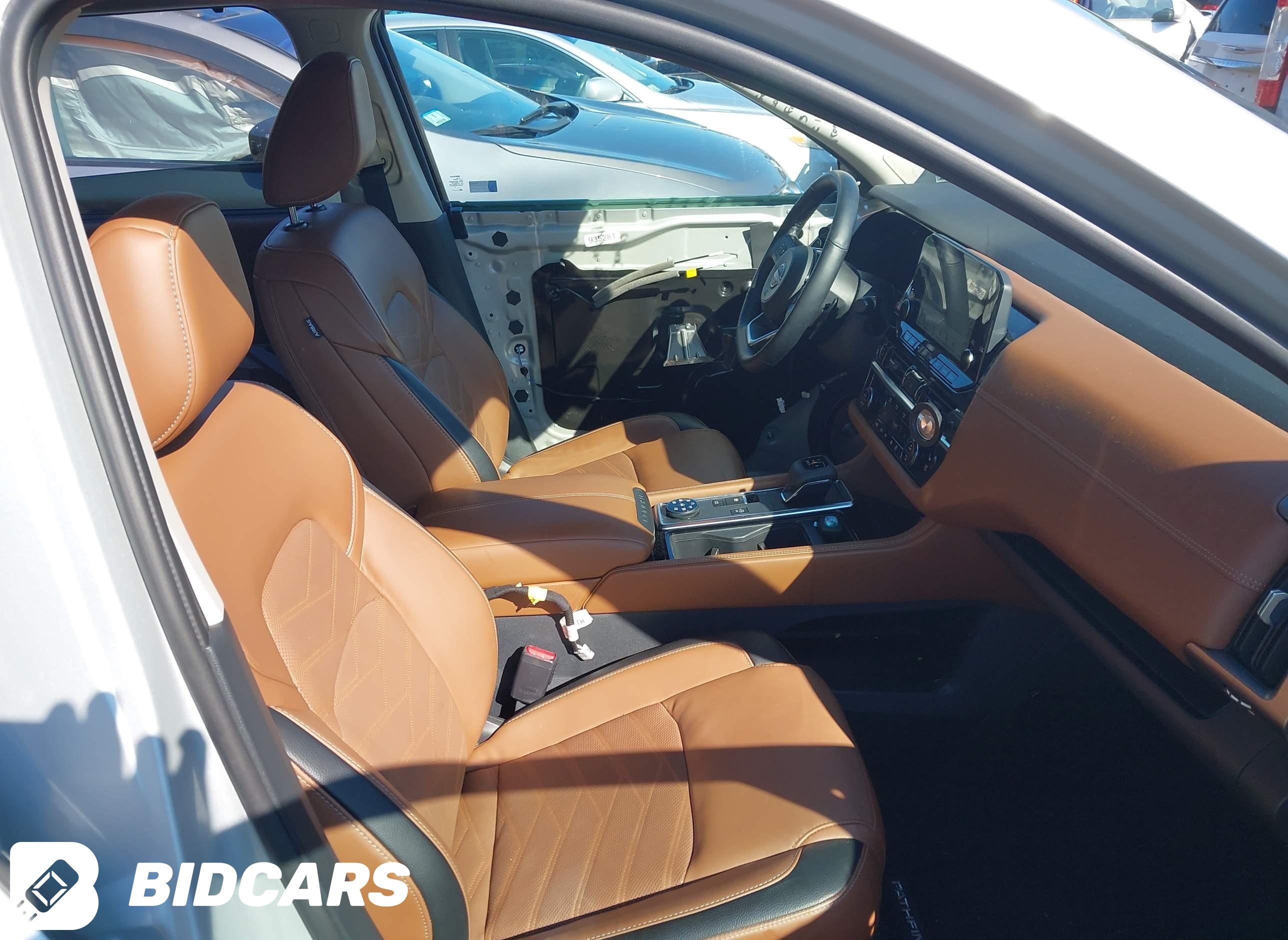 2023 Nissan Pathfinder, Plati...