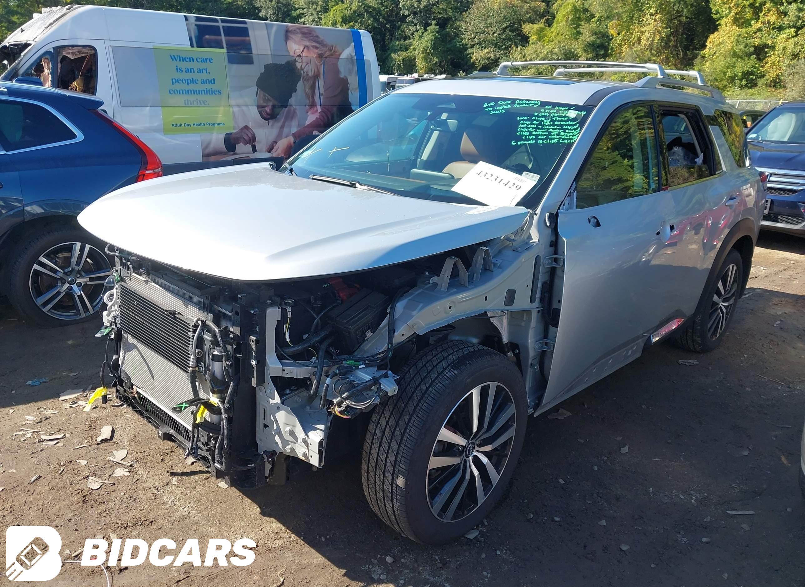 2023 Nissan Pathfinder, Plati...