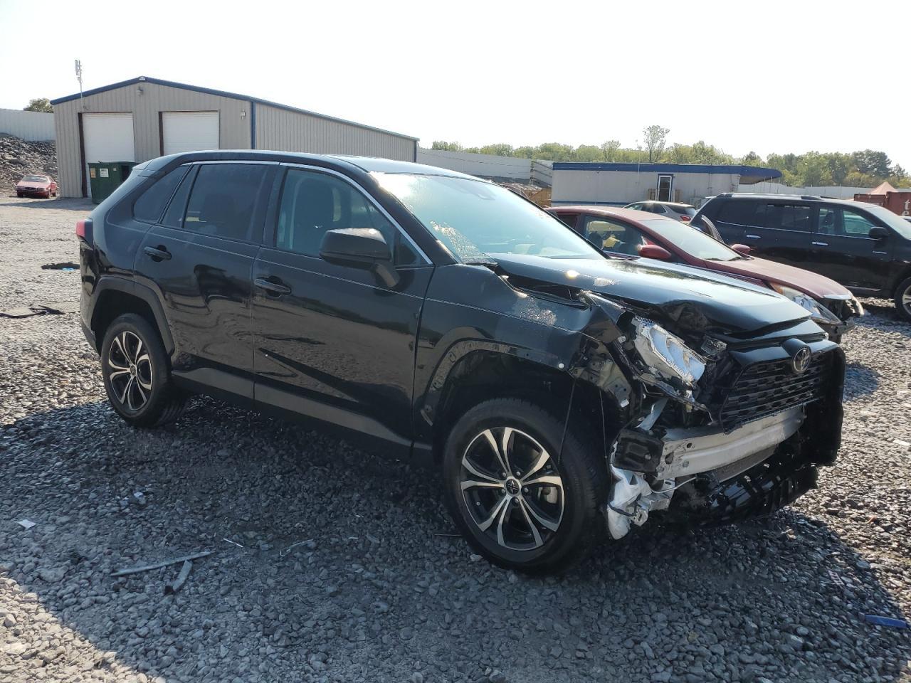 2022 Toyota RAV4, LE