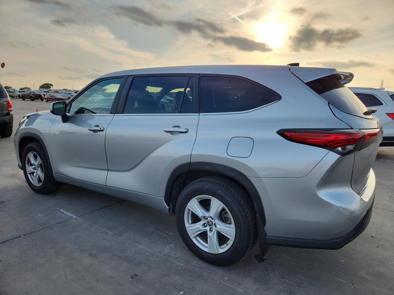 2023 Toyota Highlander, L