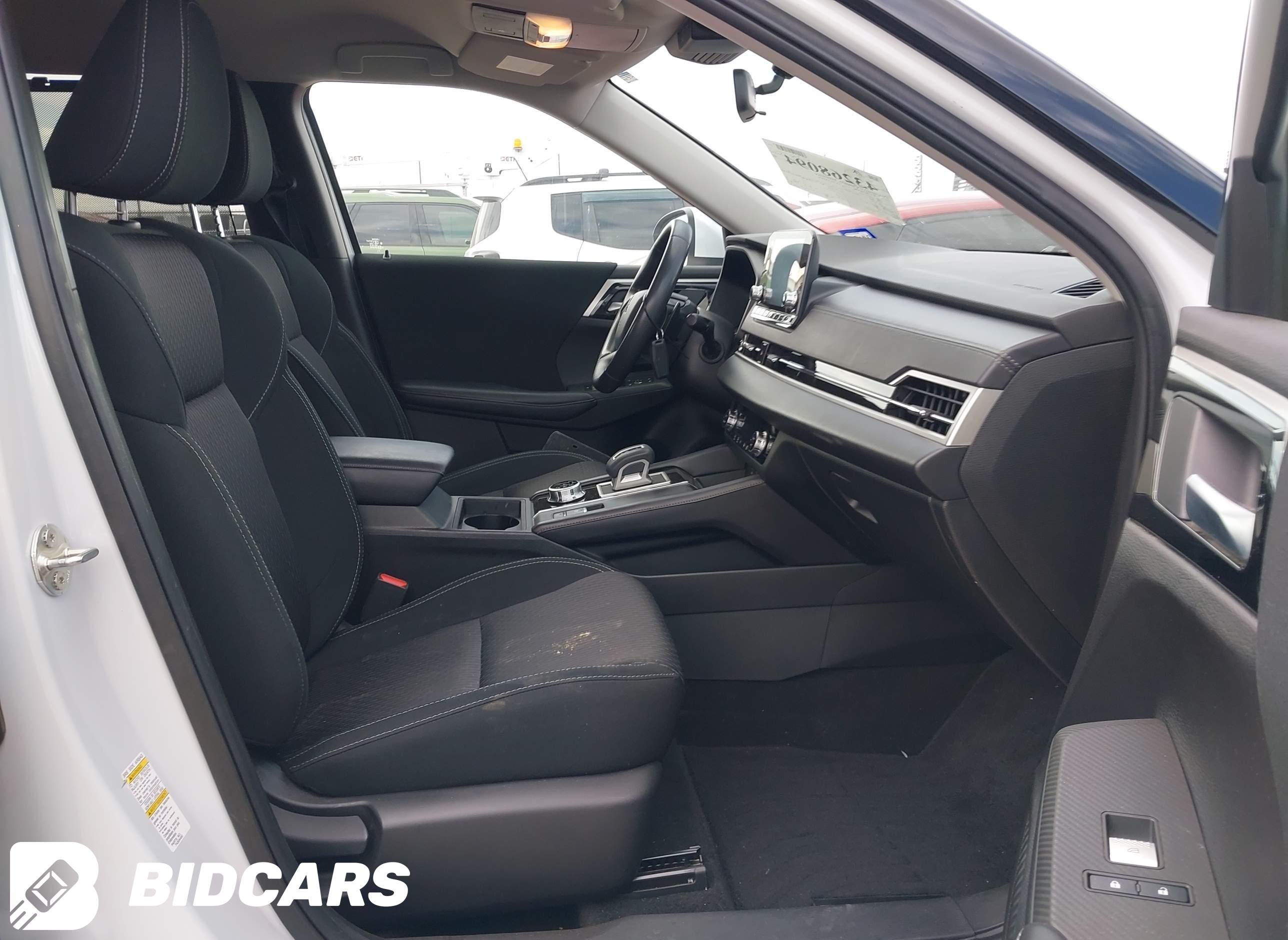 2024 Mitsubishi Outlander, Es...