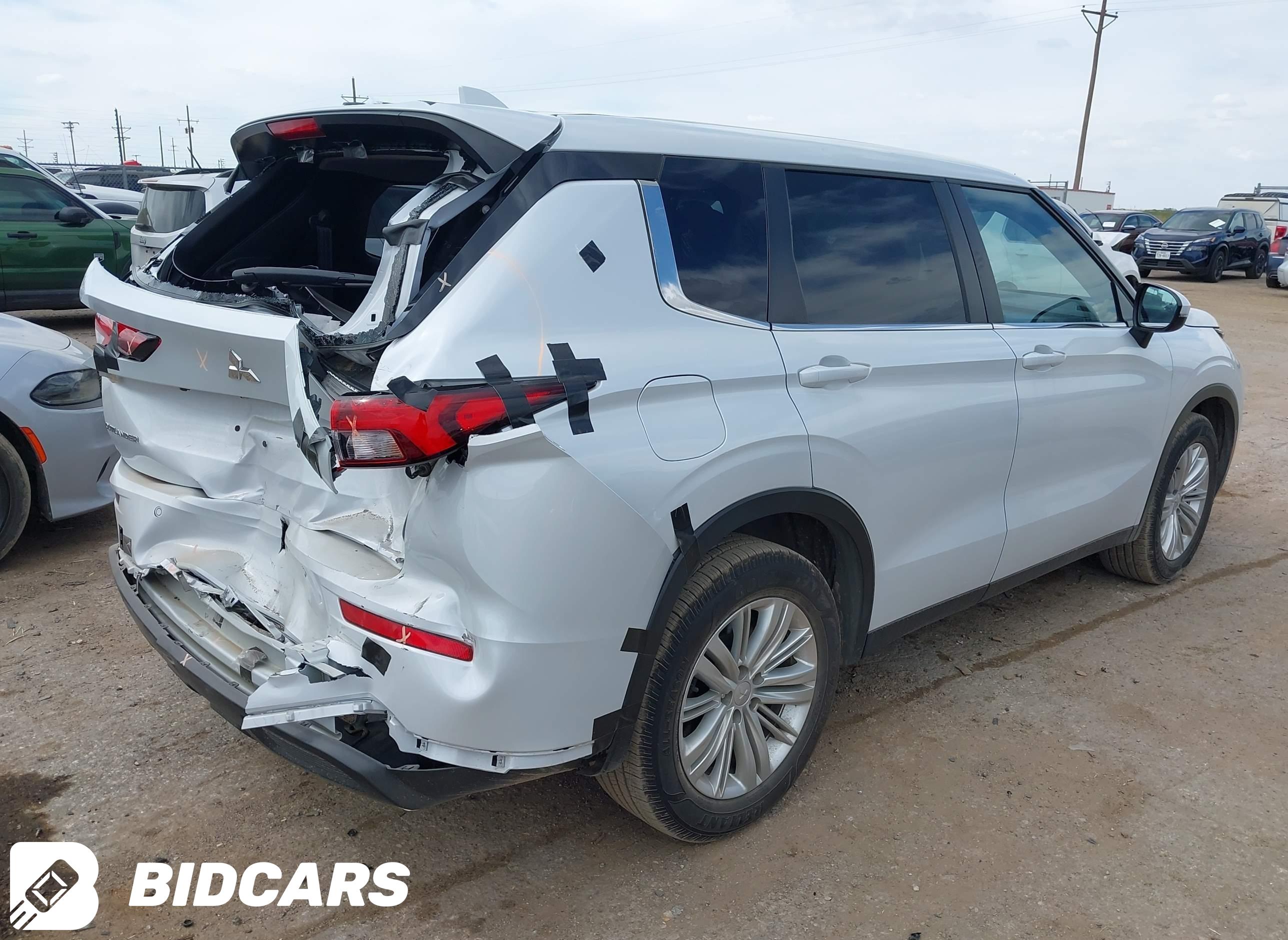 2024 Mitsubishi Outlander, Es...