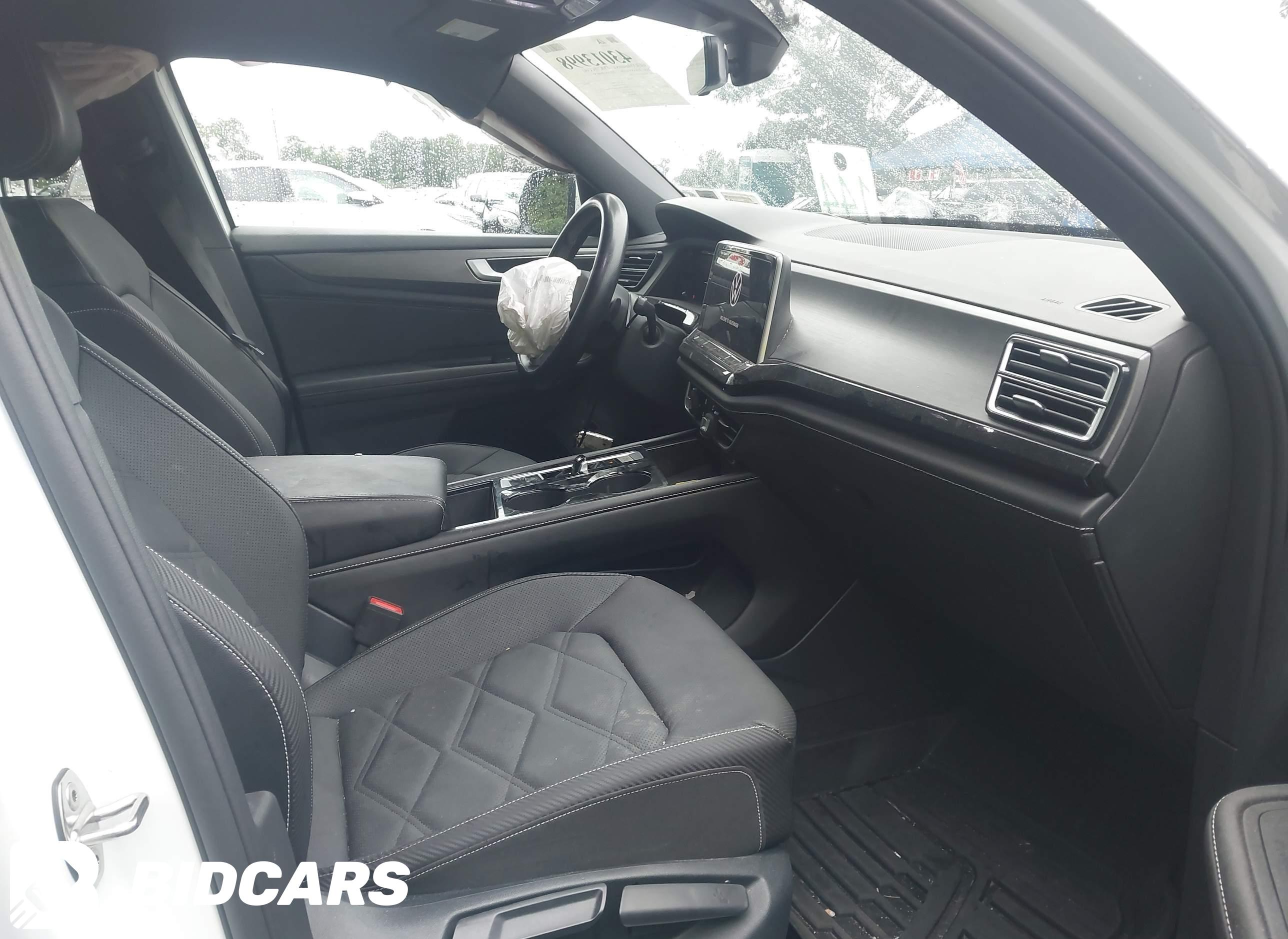 2024 Volkswagen Atlas, Cross...