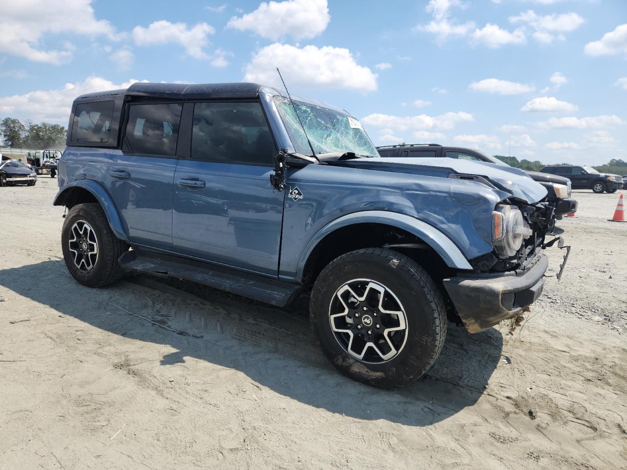 2025 Ford Bronco, Outer Banks