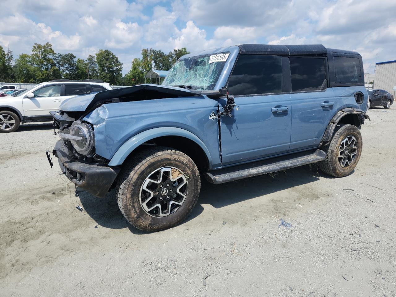 2025 Ford Bronco, Outer Banks