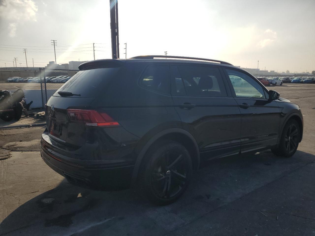 2023 Volkswagen Tiguan, Se R-...