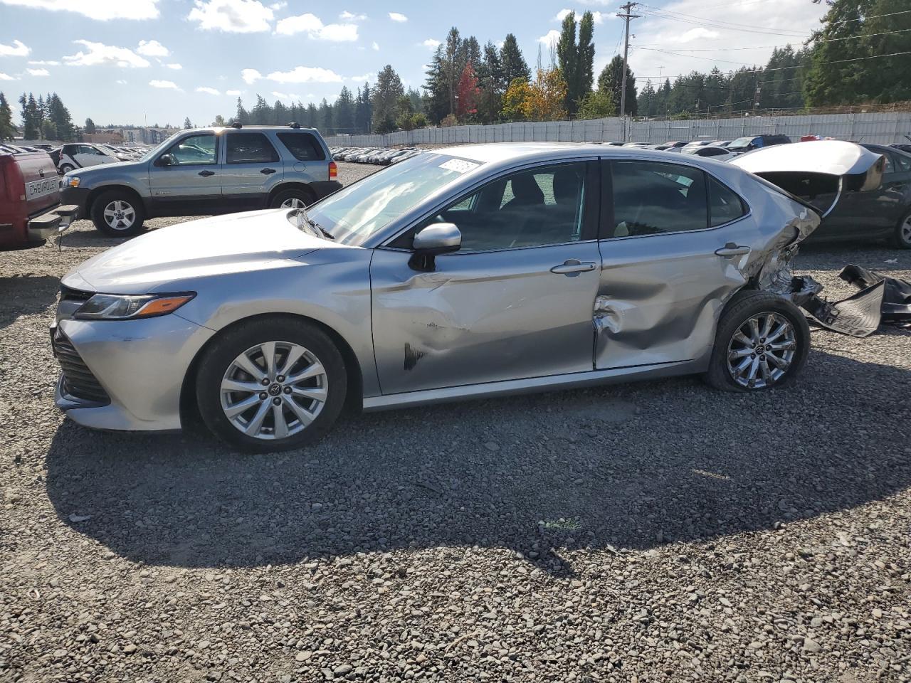 2020 Toyota Camry, LE