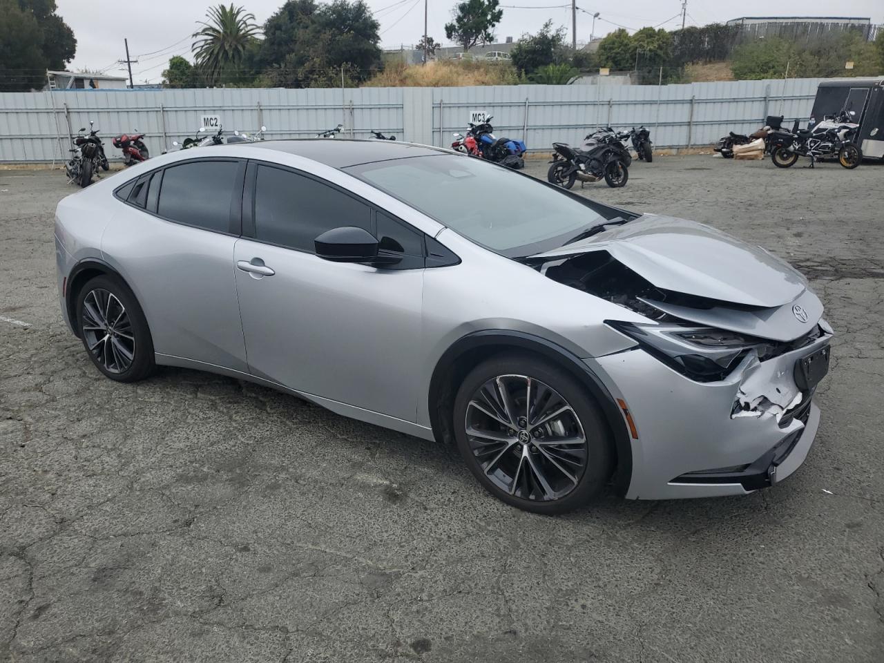 2024 Toyota Prius, LE