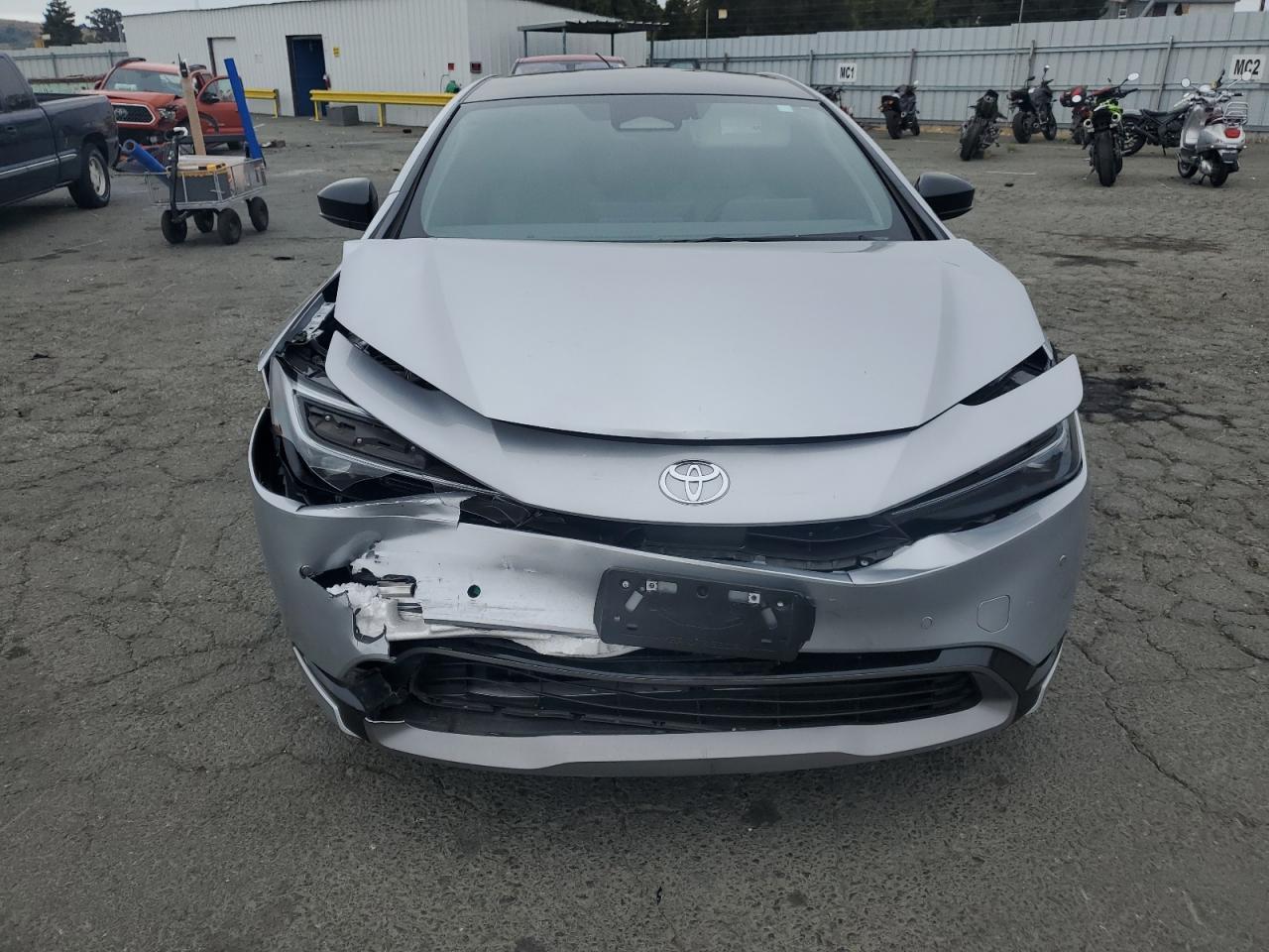 2024 Toyota Prius, LE