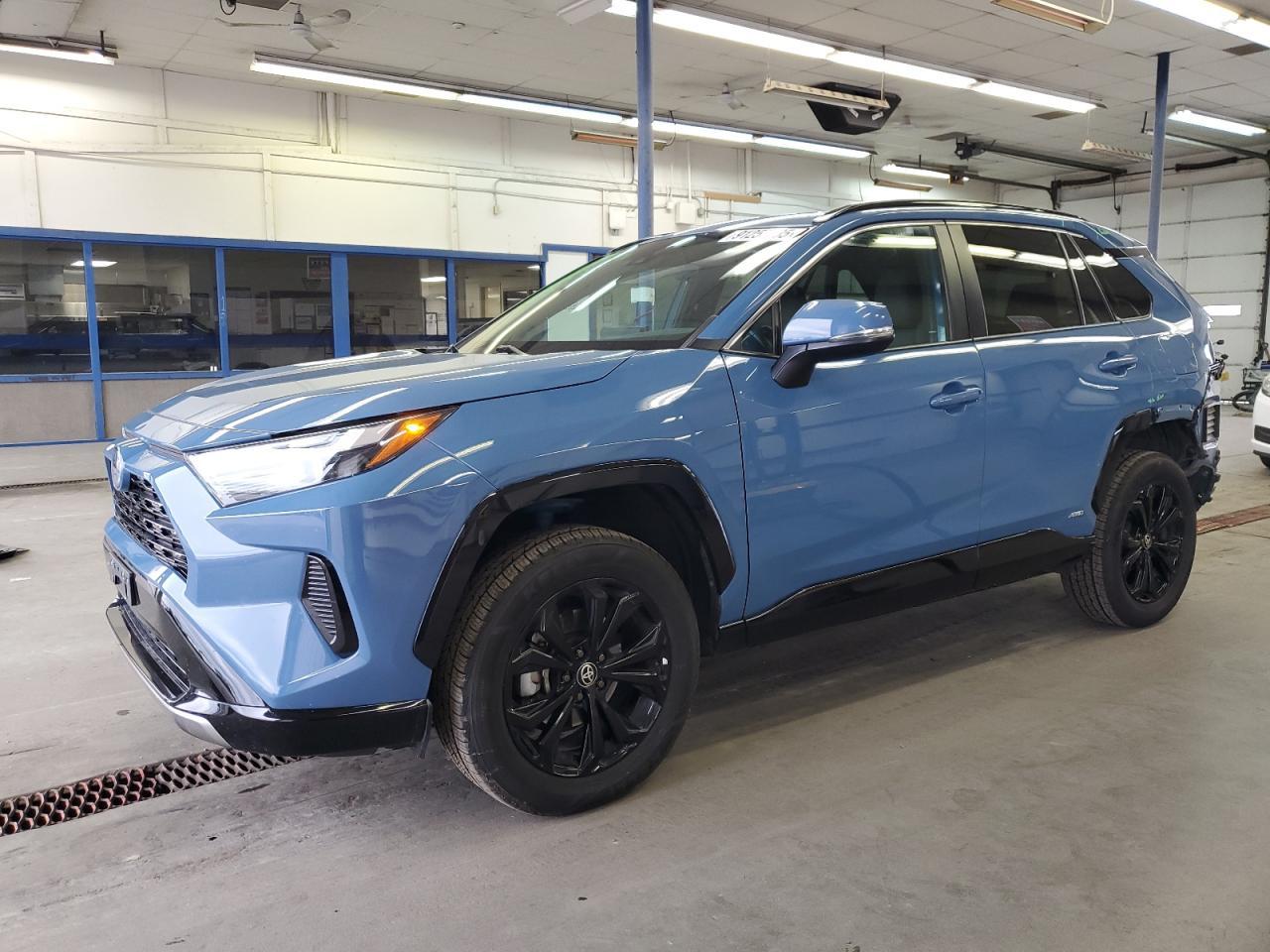2022 Toyota RAV4, SE
