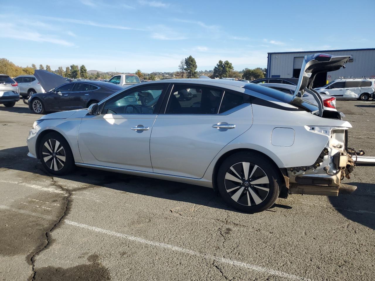 2022 Nissan Altima, SV