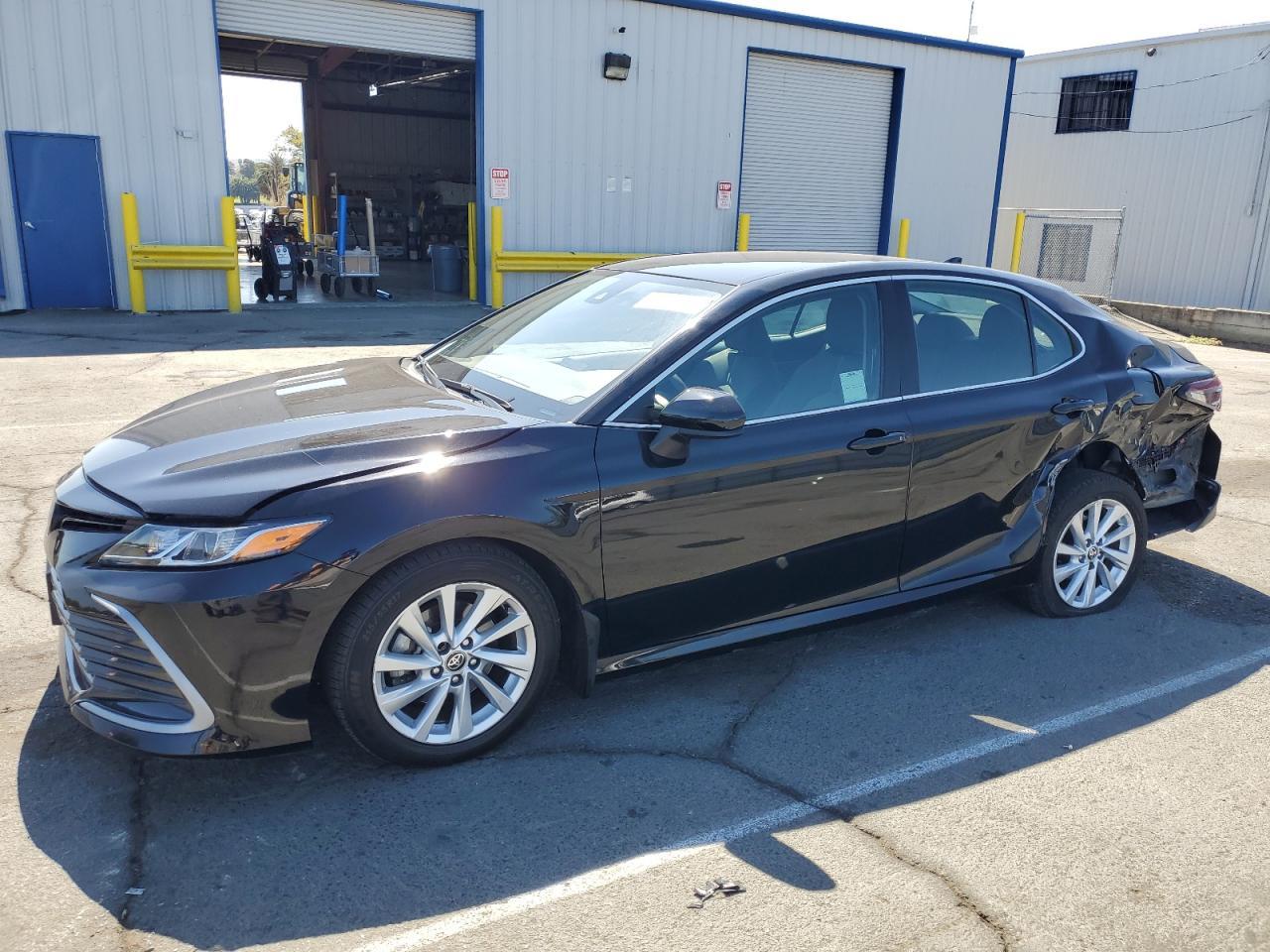 2023 Toyota Camry, LE