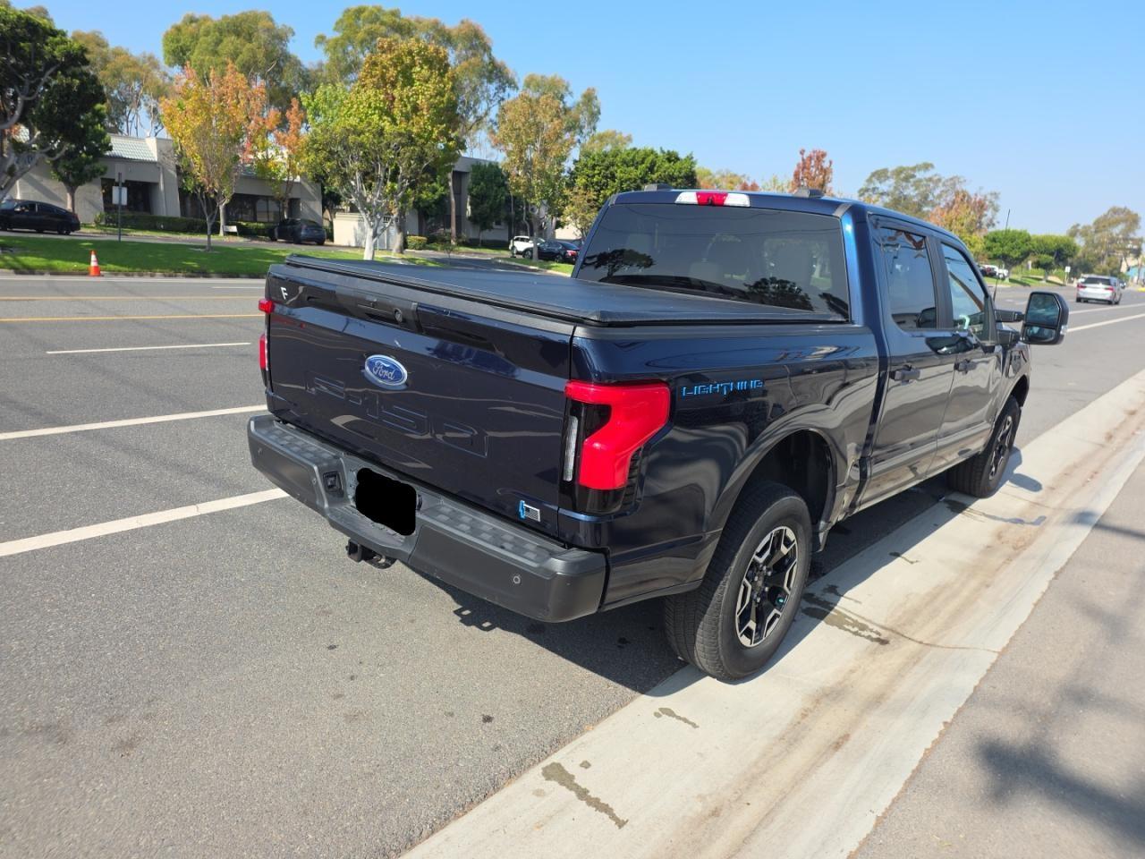 2022 Ford F-150, Lightning Pro