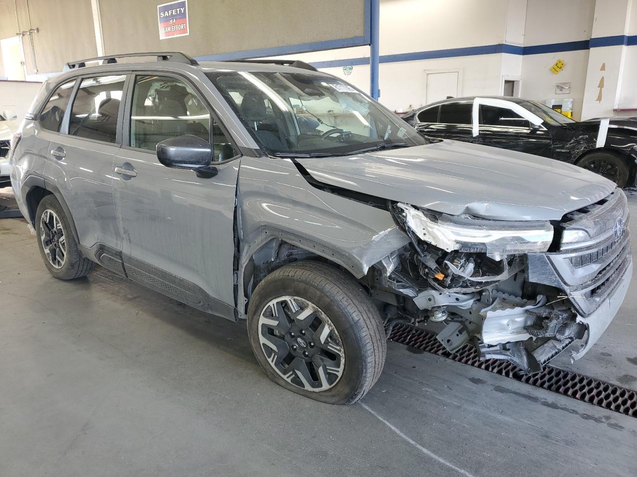 2025 Subaru Forester, Premium