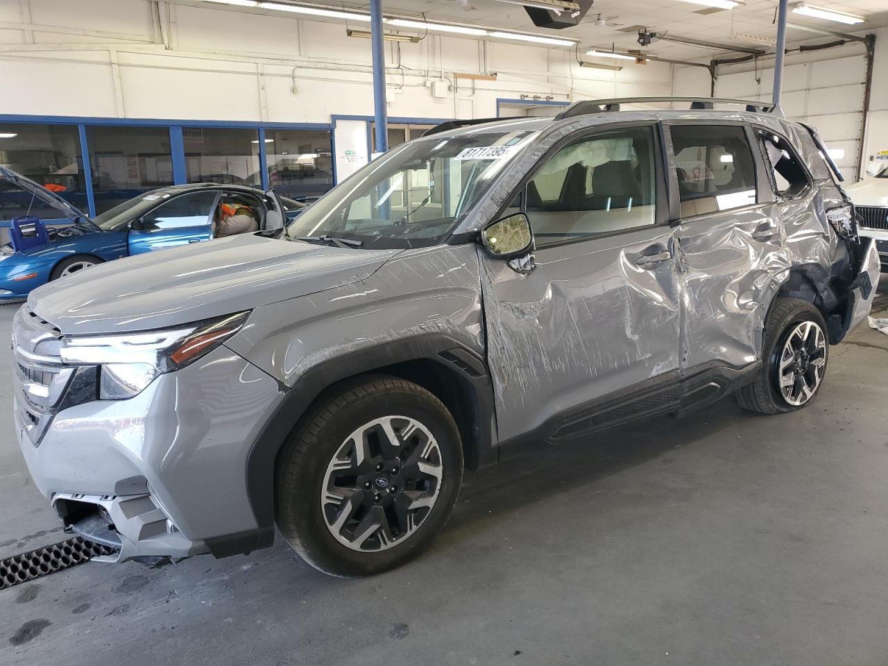 2025 Subaru Forester, Premium