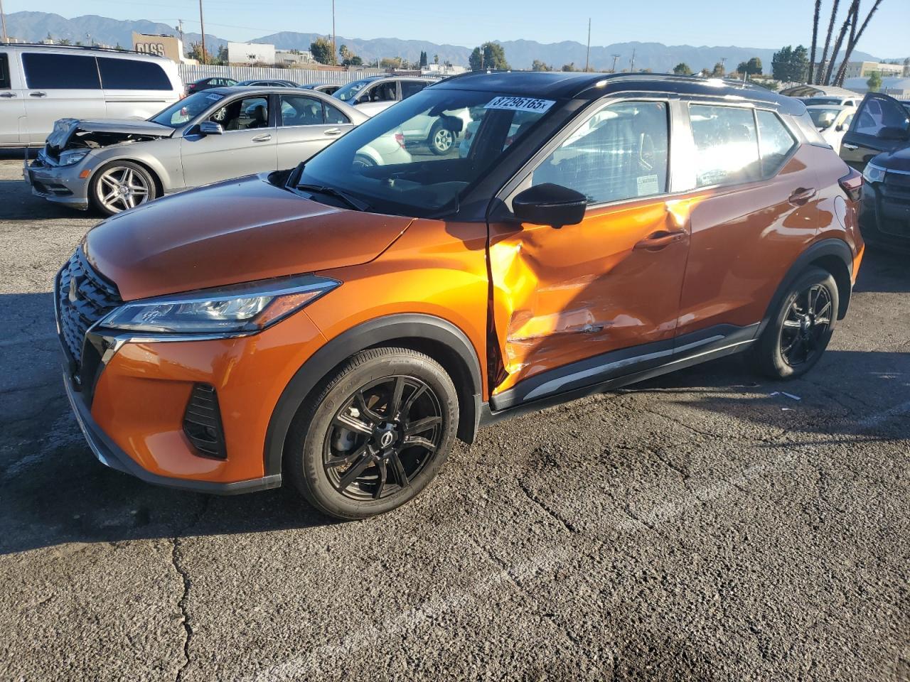 2023 Nissan Kicks, SR