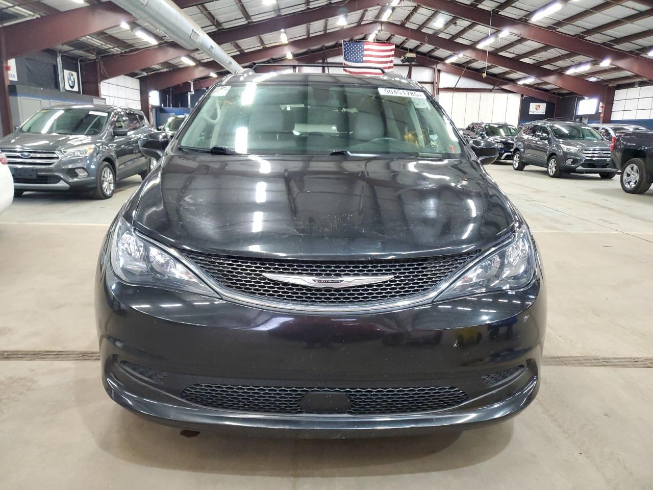 2021 Chrysler Voyager, Lxi