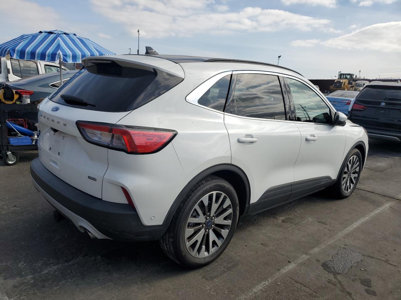 2020 Ford Escape, Titanium