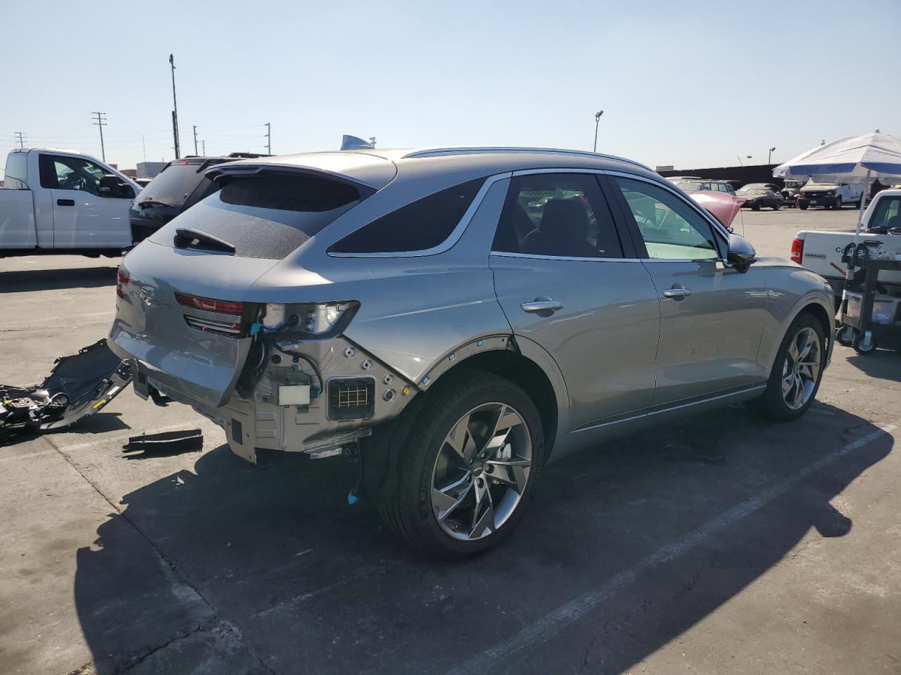 2025 Genesis GV70, Advanced