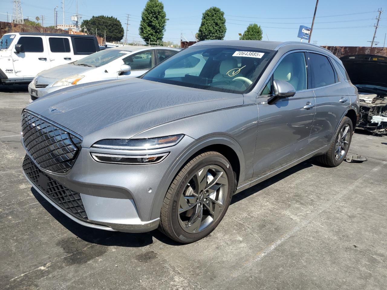 2025 Genesis GV70, Advanced