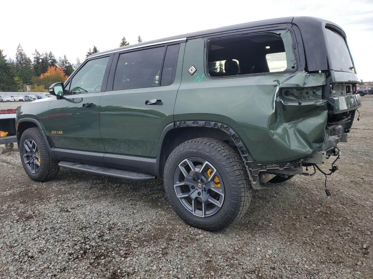 2023 Rivian R1S, Adventure