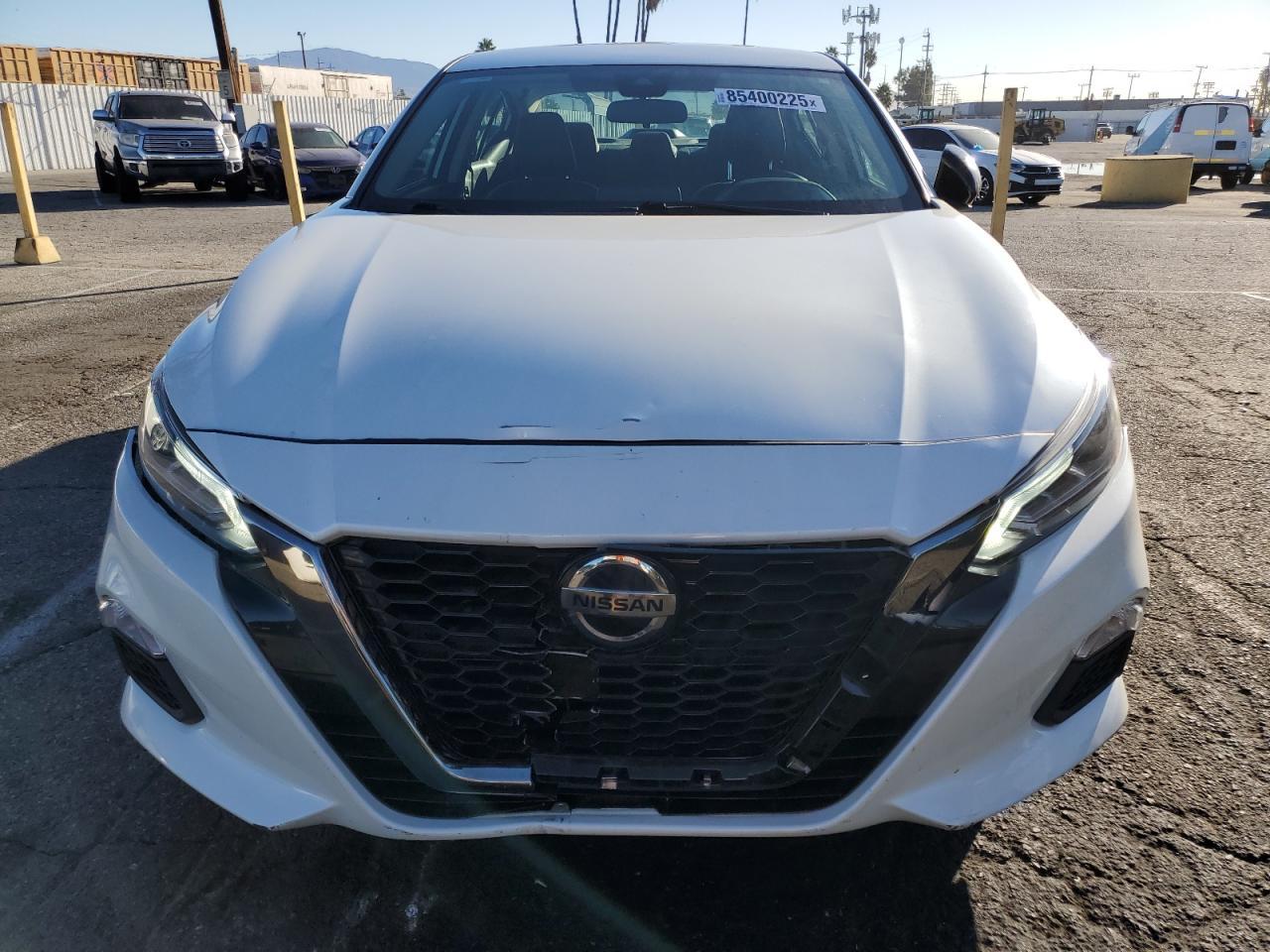 2020 Nissan Altima, SR