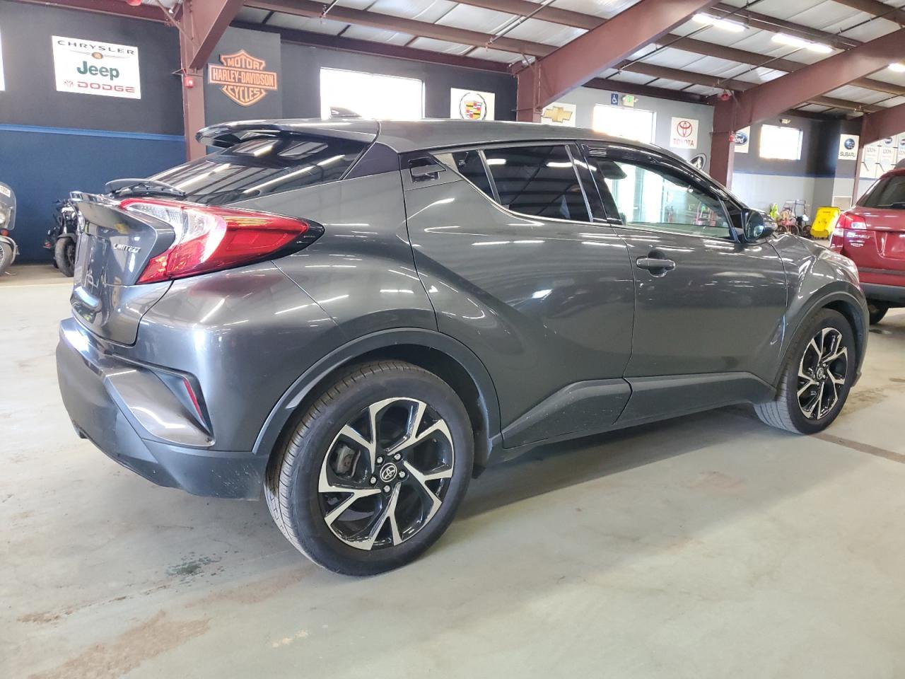2021 Toyota C-HR, Xle