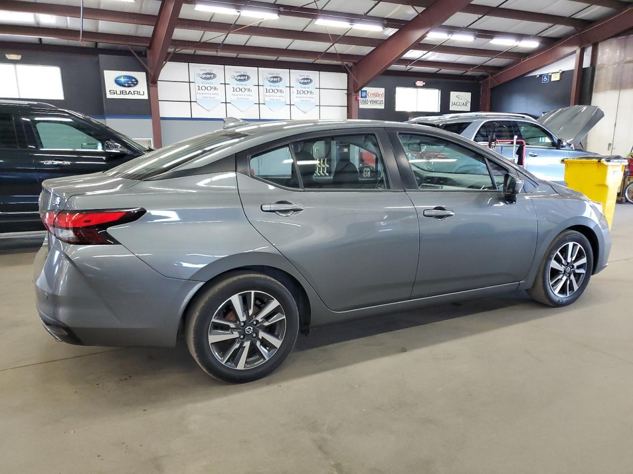 2021 Nissan Versa, SV