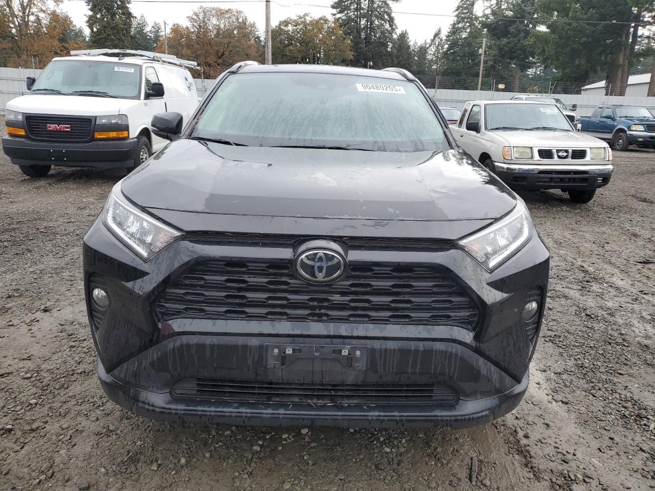 2021 Toyota RAV4, Xle