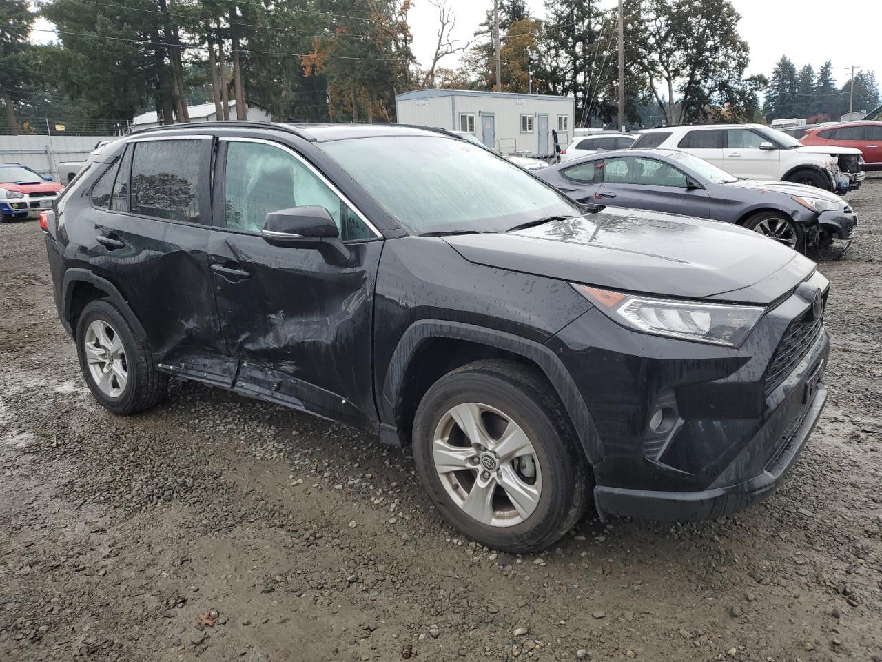 2021 Toyota RAV4, Xle