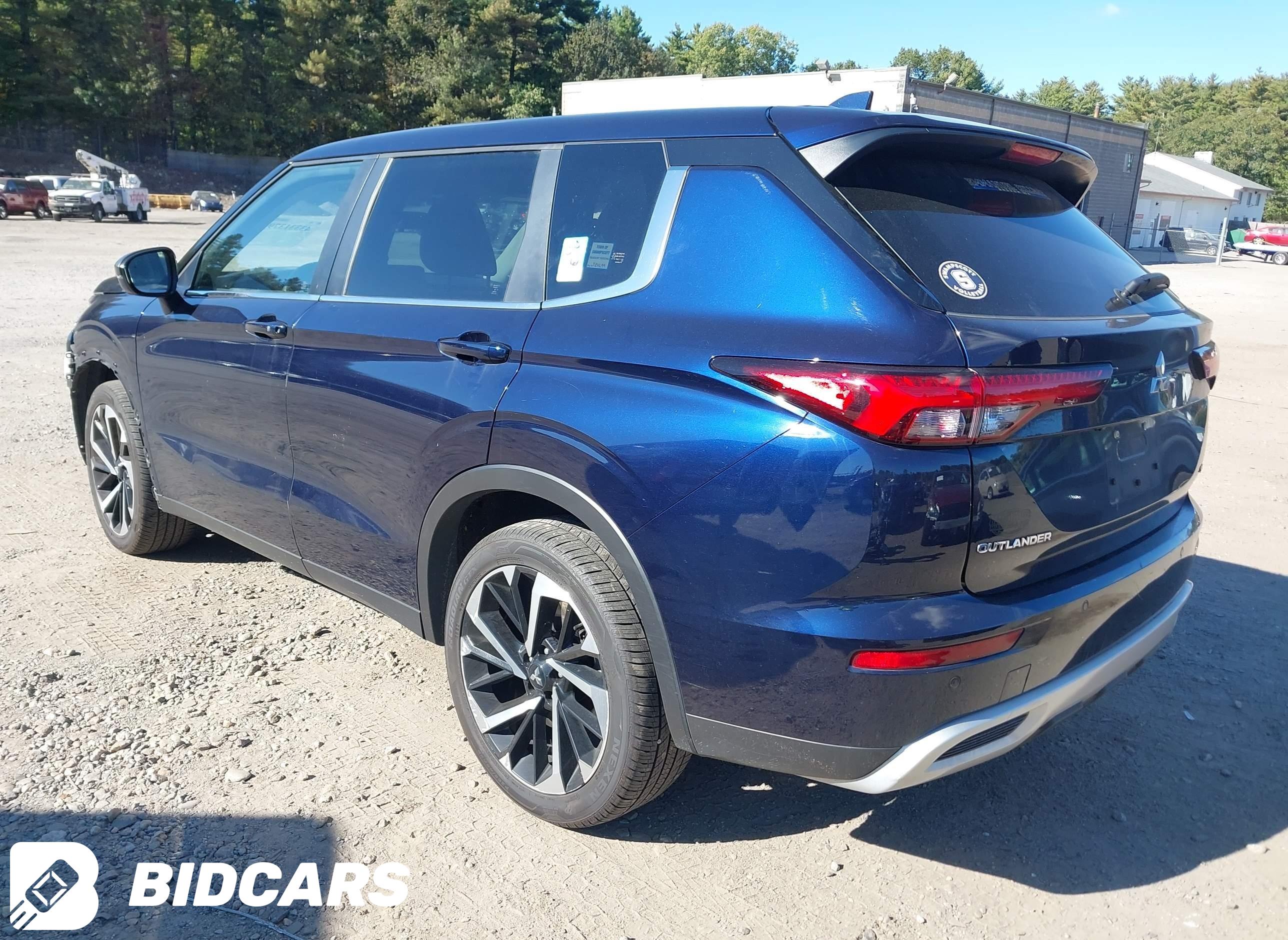 2022 Mitsubishi Outlander, Bl...