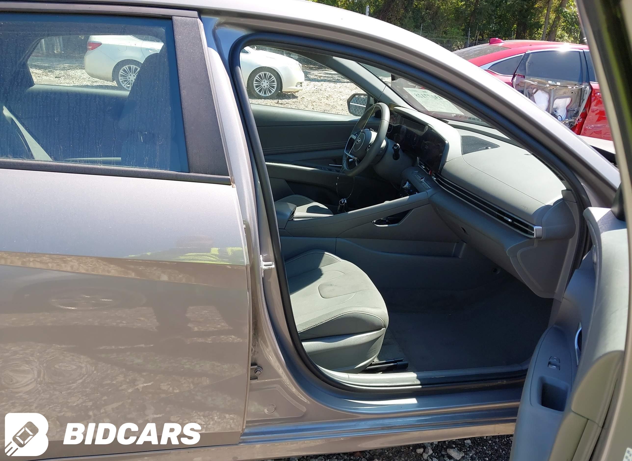 2023 Hyundai Elantra, Sel