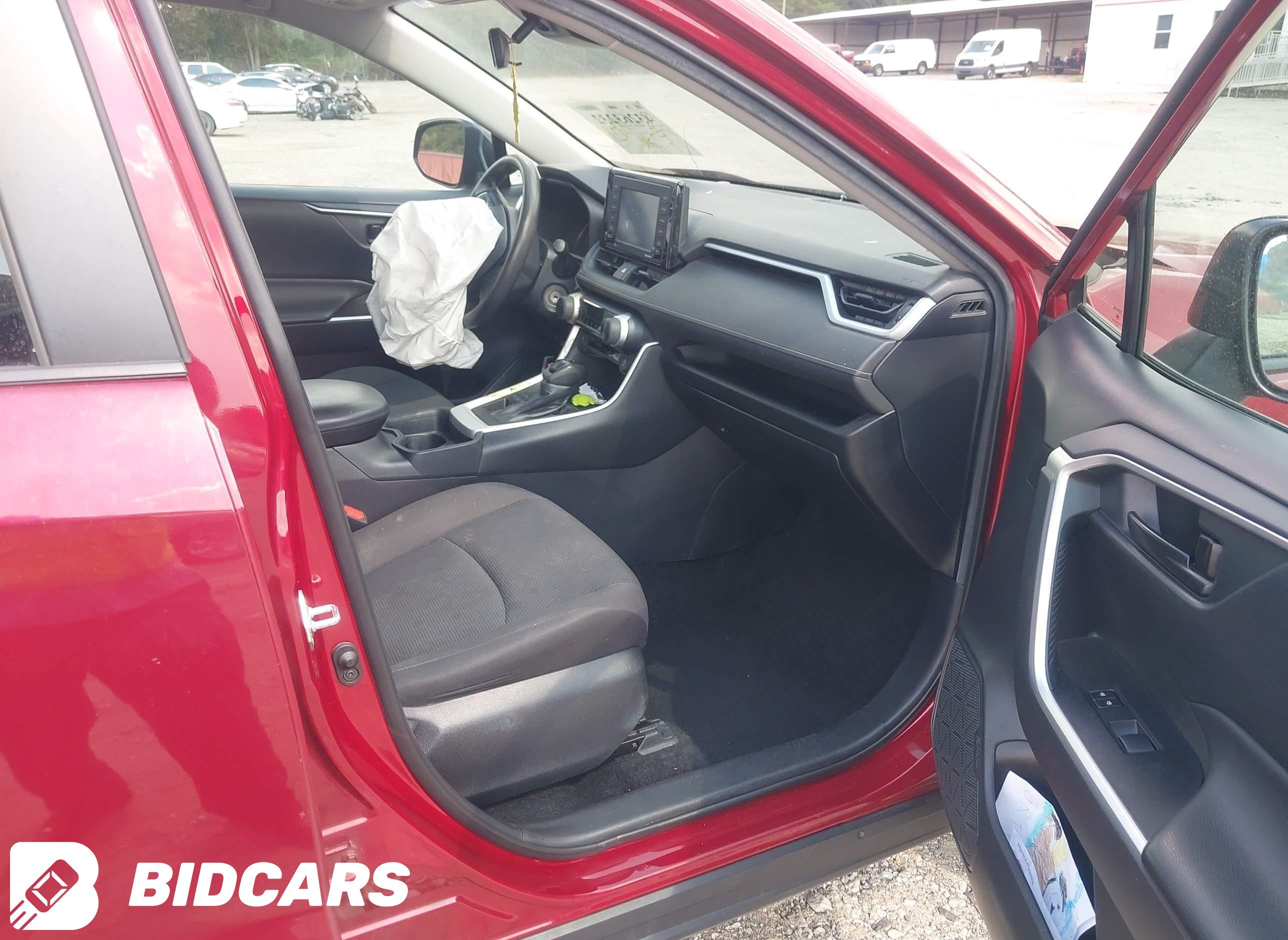 2021 Toyota RAV4, LE