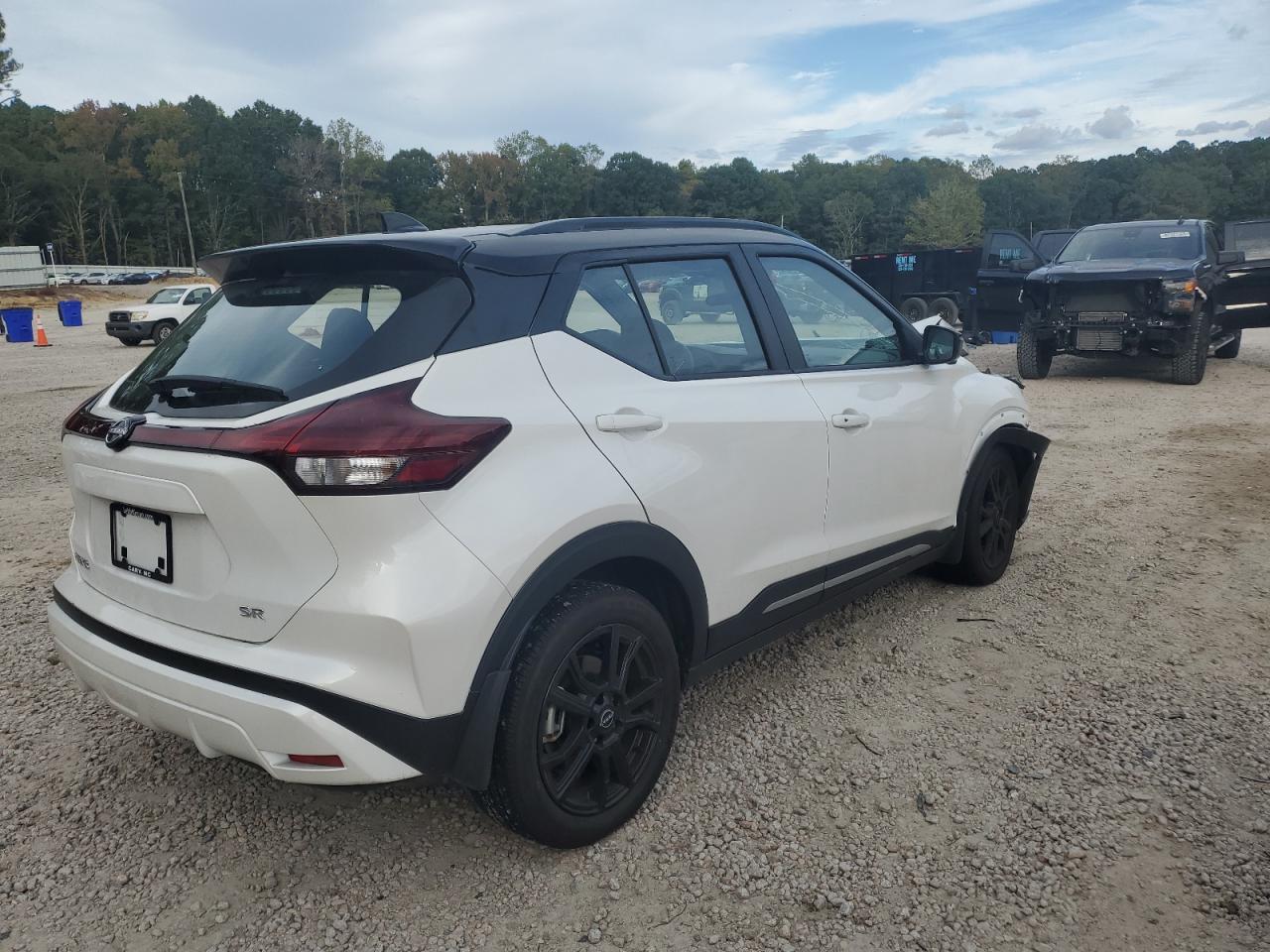 2024 Nissan Kicks, SR