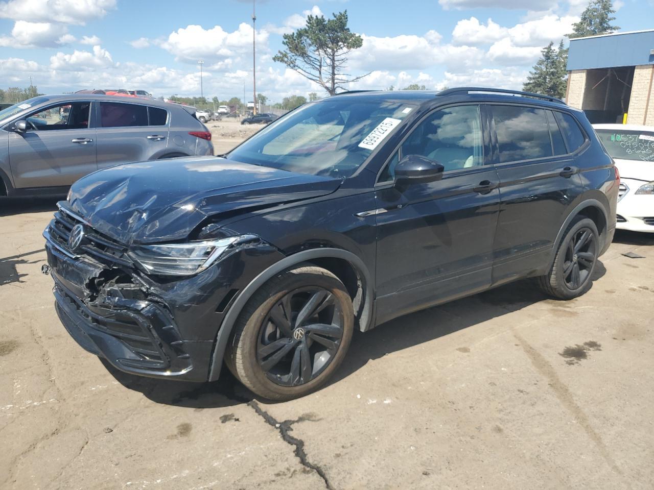 2023 Volkswagen Tiguan, Se R-...