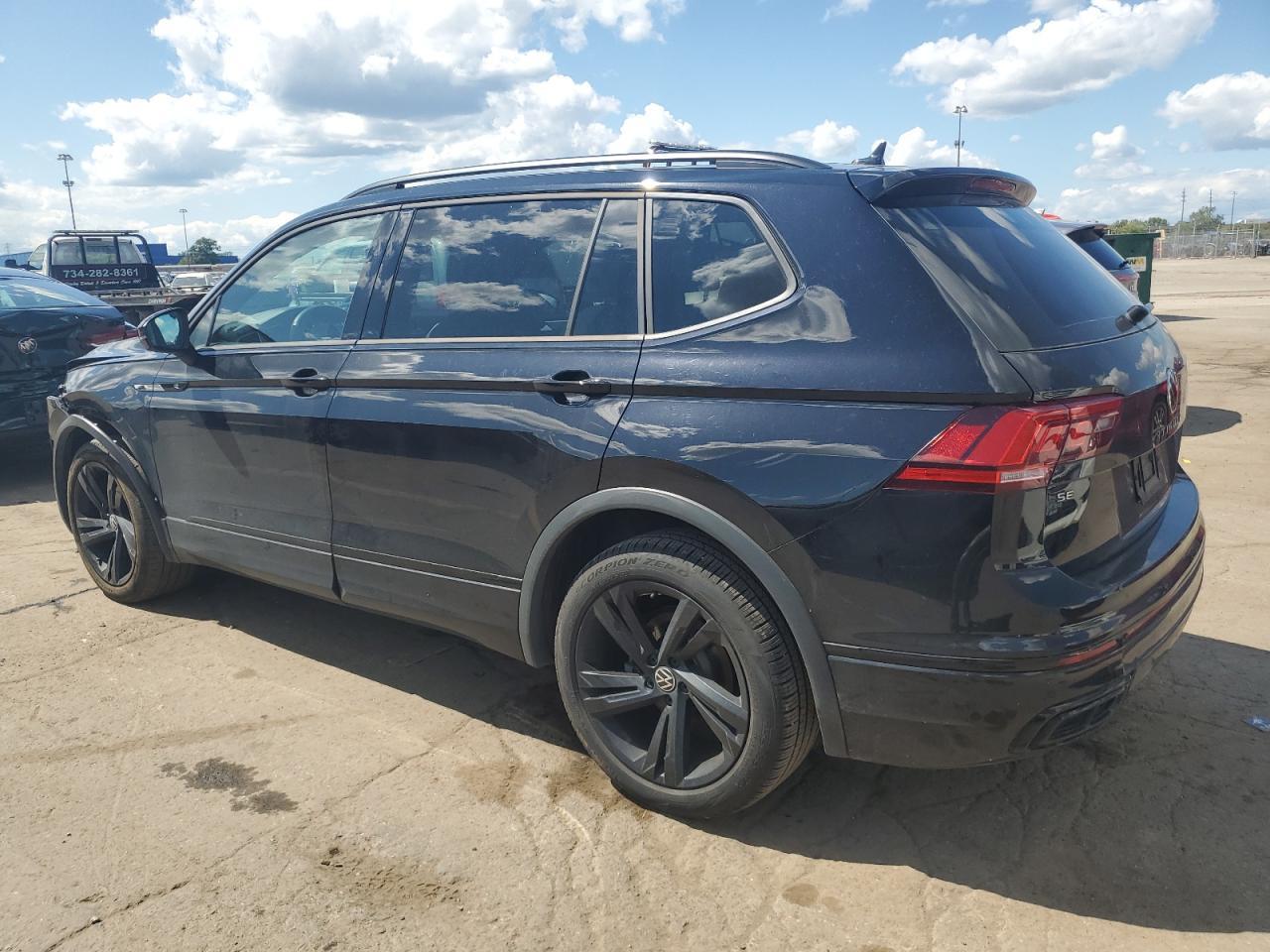 2023 Volkswagen Tiguan, Se R-...