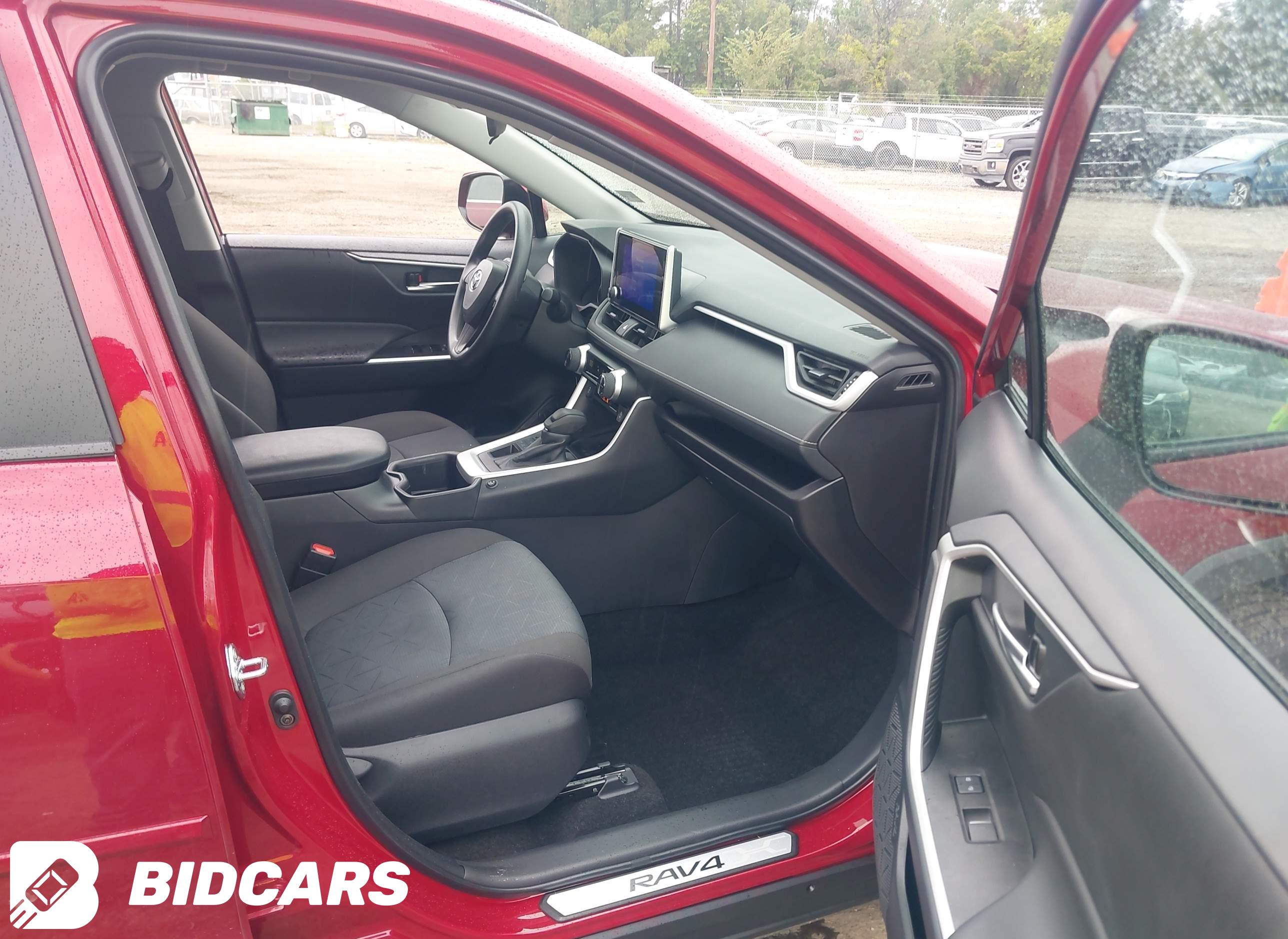 2025 Toyota RAV4, Xle