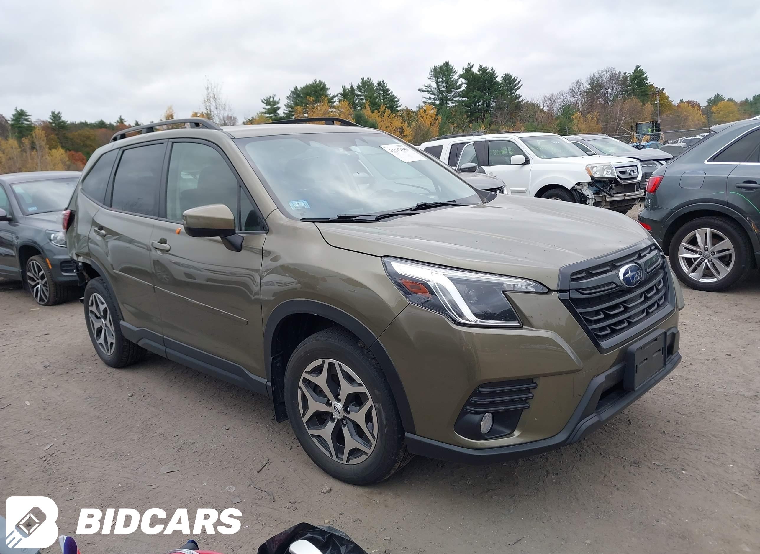 2022 Subaru Forester, Premium