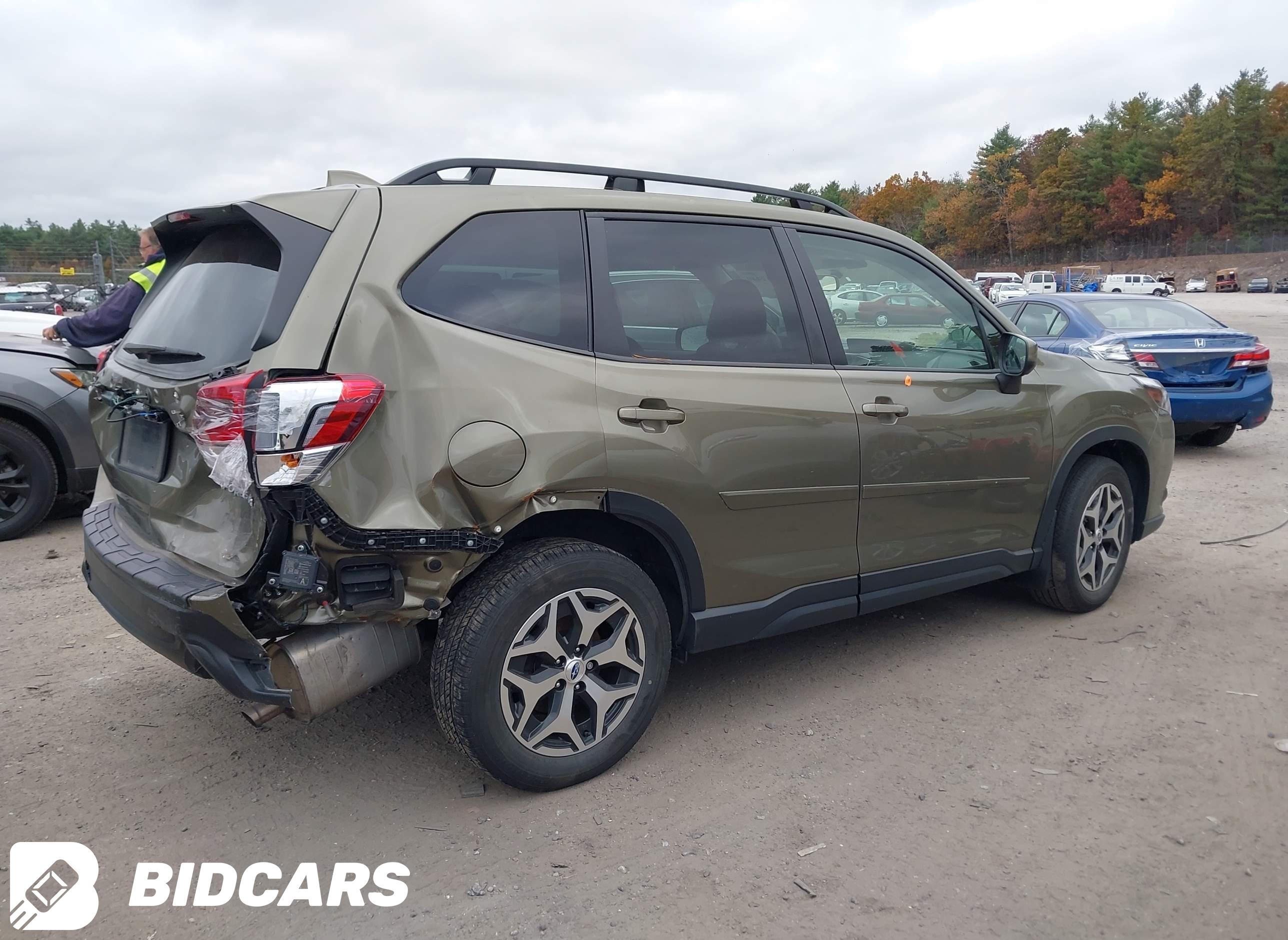 2022 Subaru Forester, Premium
