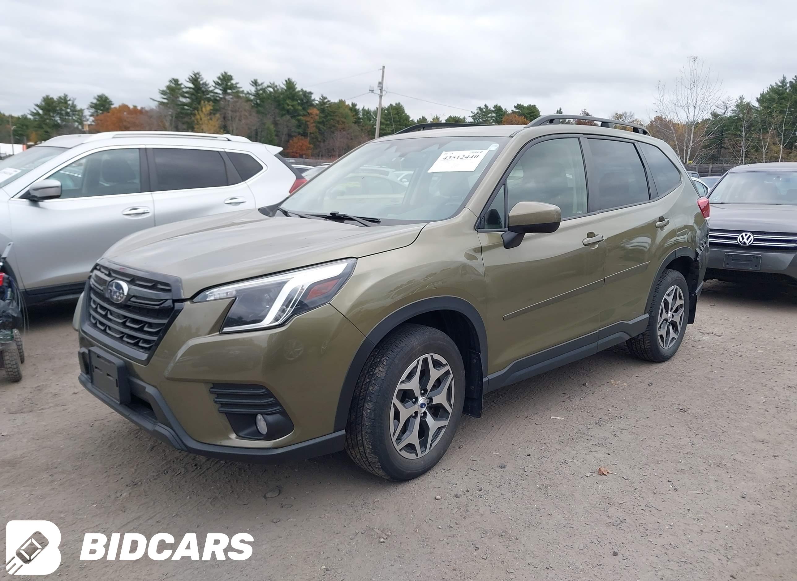 2022 Subaru Forester, Premium