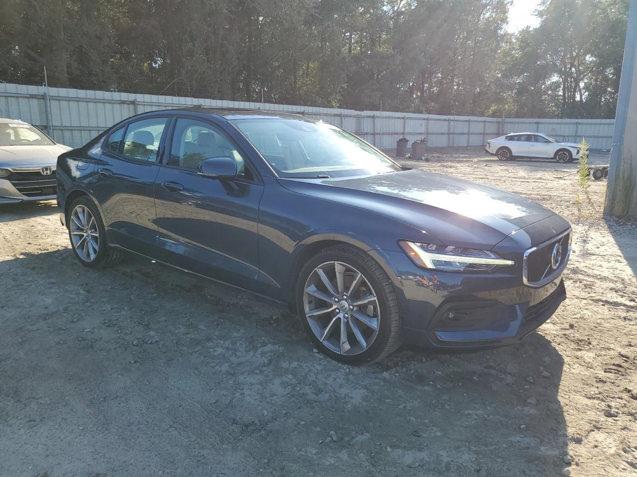 2021 Volvo S60, T5 Momentum