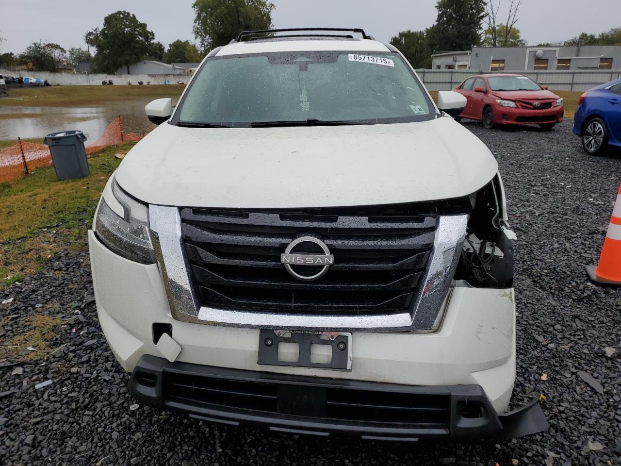 2022 Nissan Pathfinder, SV