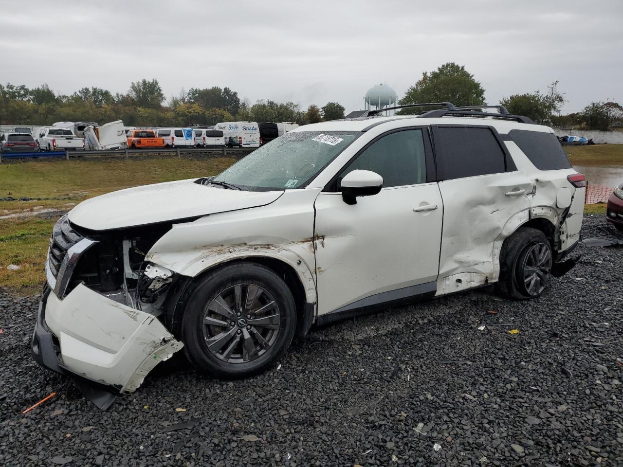 2022 Nissan Pathfinder, SV