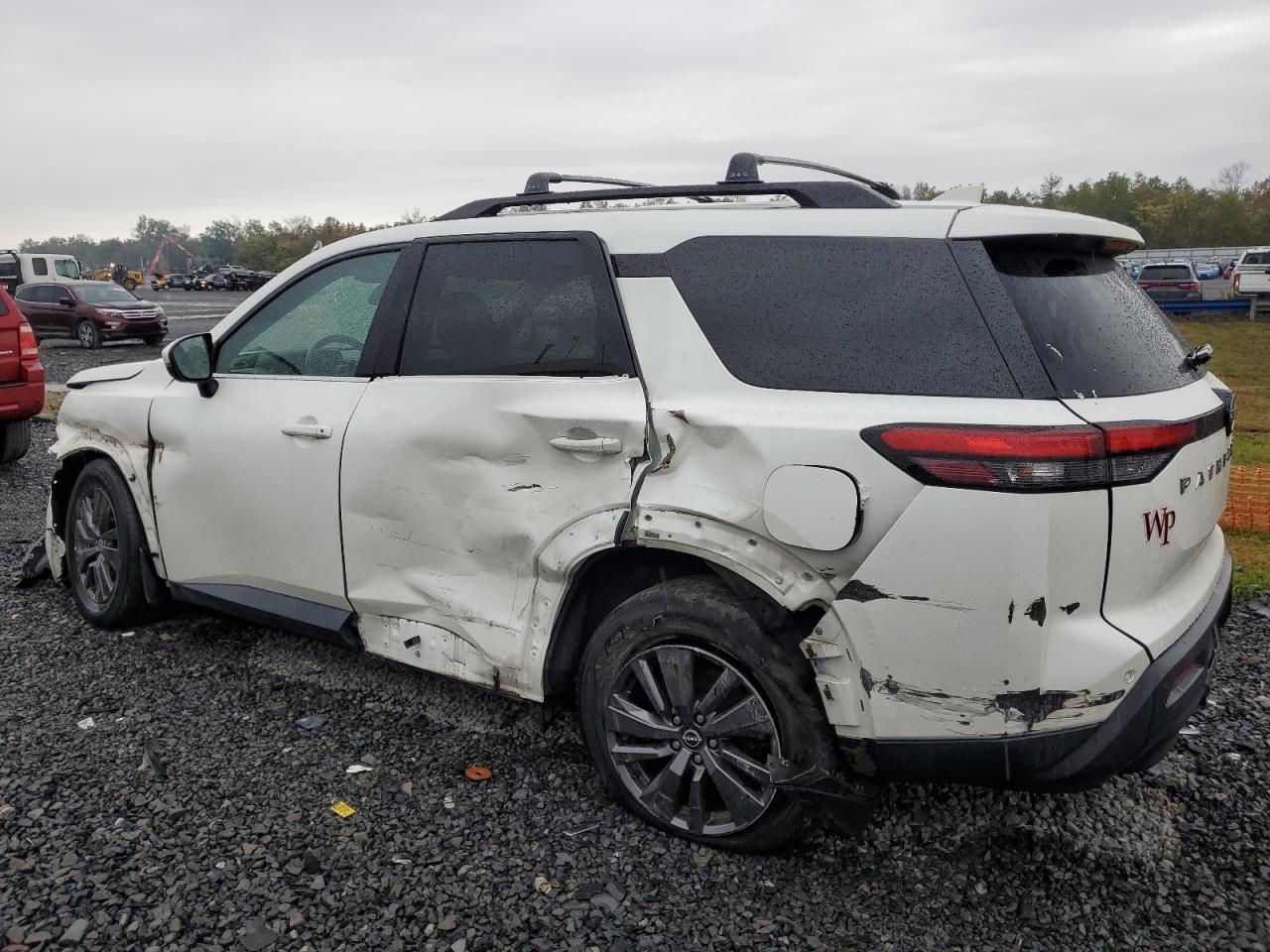 2022 Nissan Pathfinder, SV