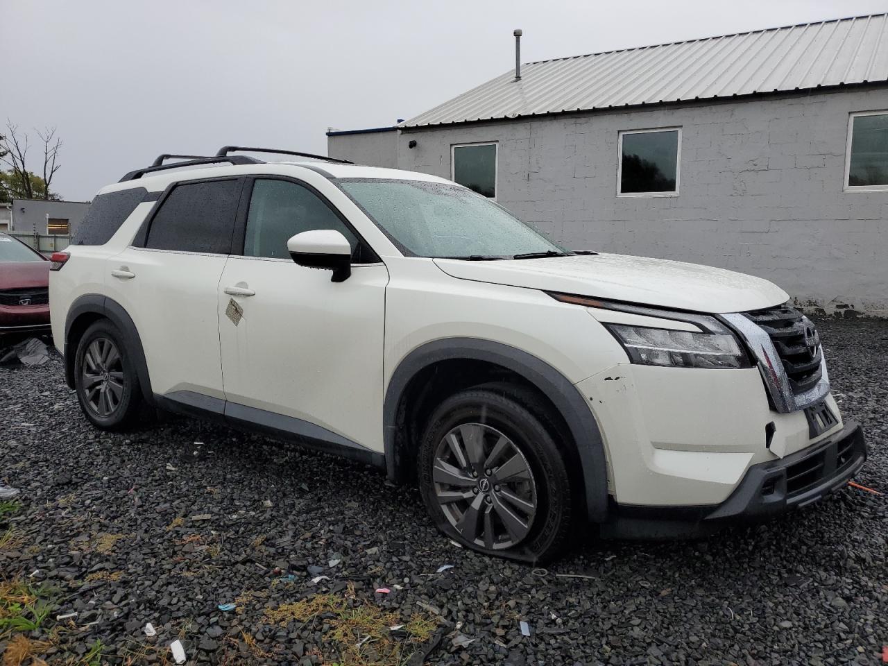 2022 Nissan Pathfinder, SV